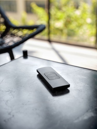 Medium web-MOTIONBLINDS REMOTE (1).jpg